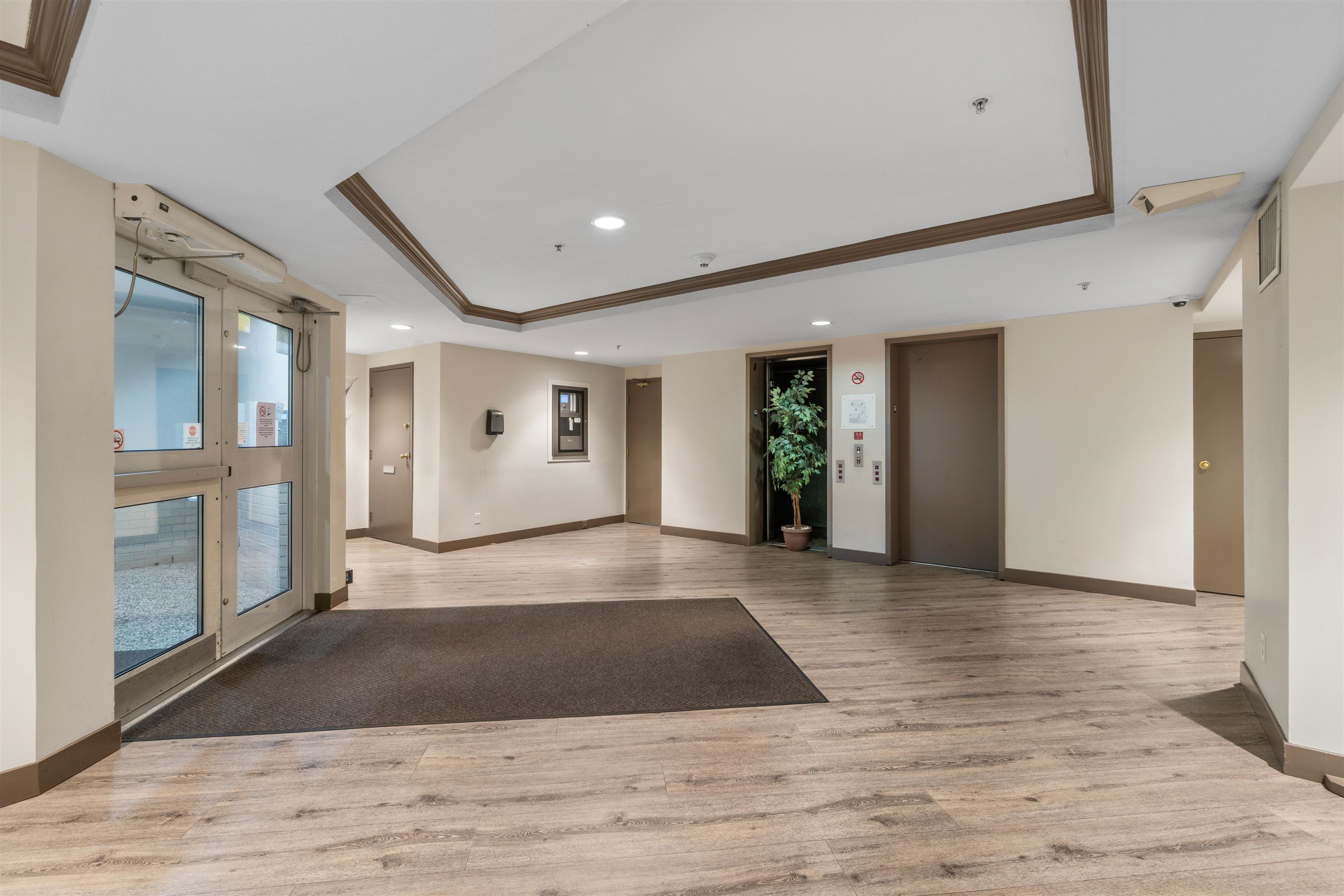 Additional image 3 of 401-10533 University Drive, Surrey, BC, V3T 5T7
