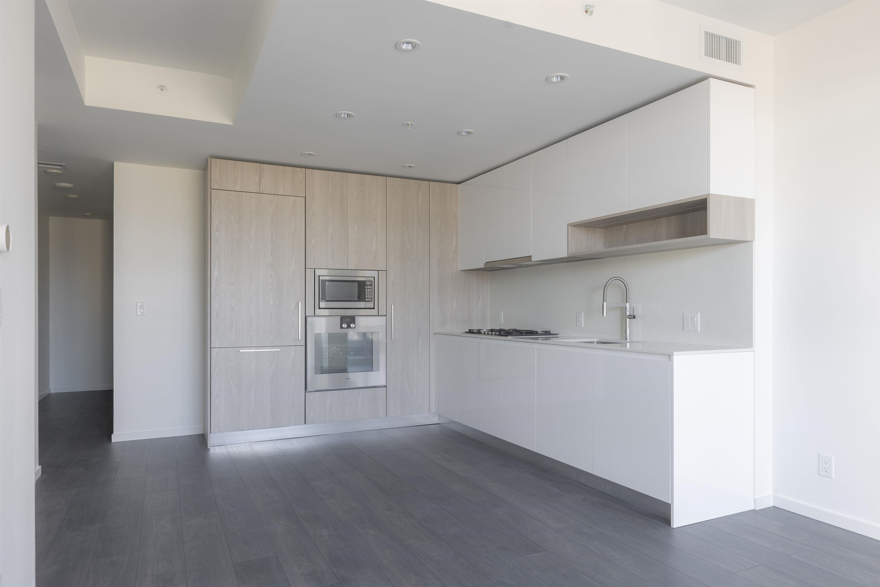 207-6300 Minoru Boulevard, Richmond, BC, V6Y 0N1