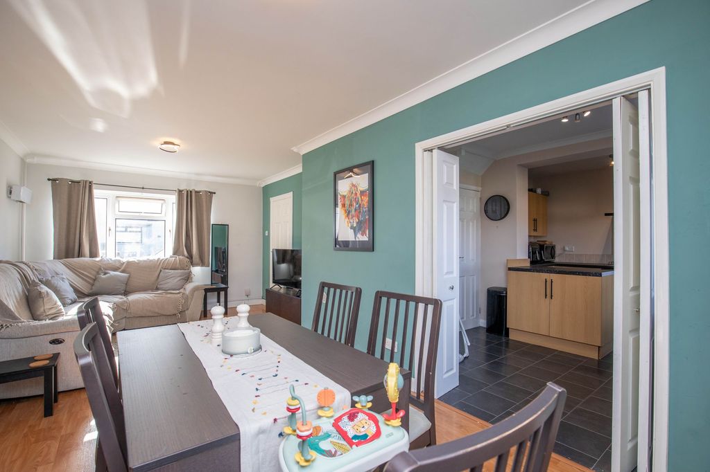 Additional image 8 of 3 bed semi-detached house for saleChard Avenue, Llanrumney CF3