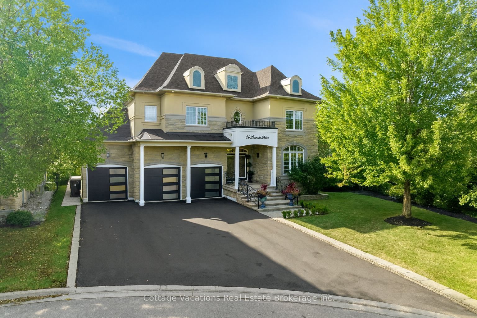 26 Louvain Drive, Brampton, ON, L6P 1W6