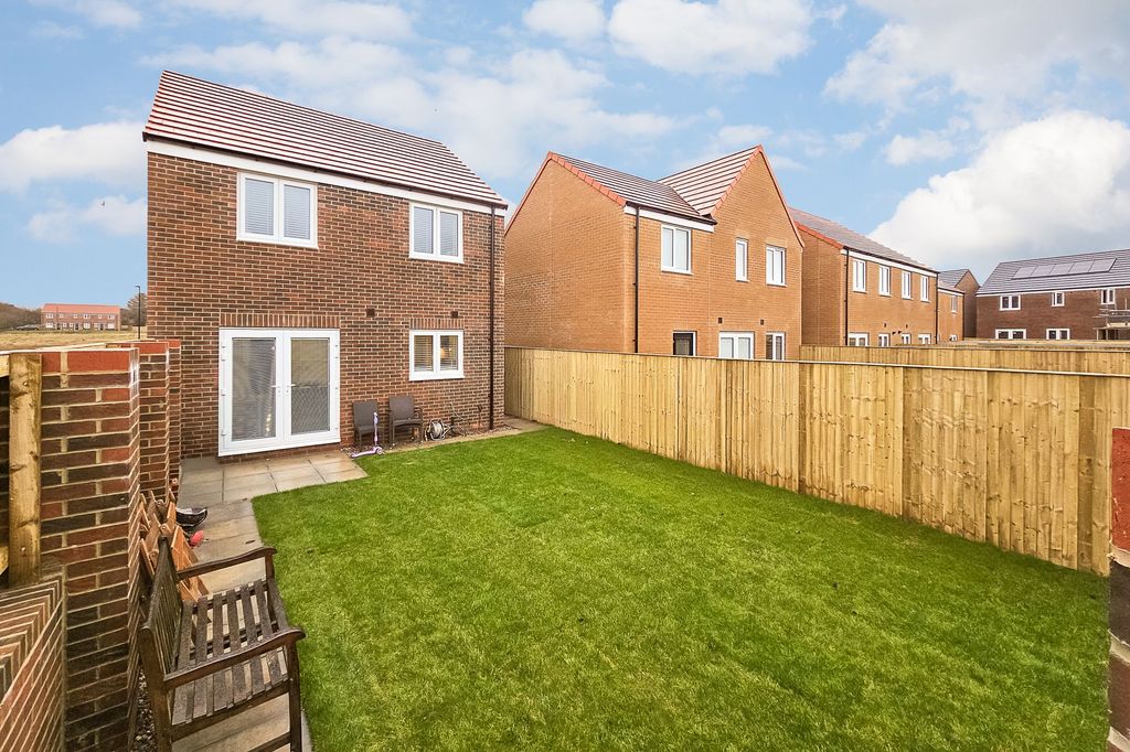 Additional image 3 of 3 bed detached house for saleDovestones Way, Harrogate HG3