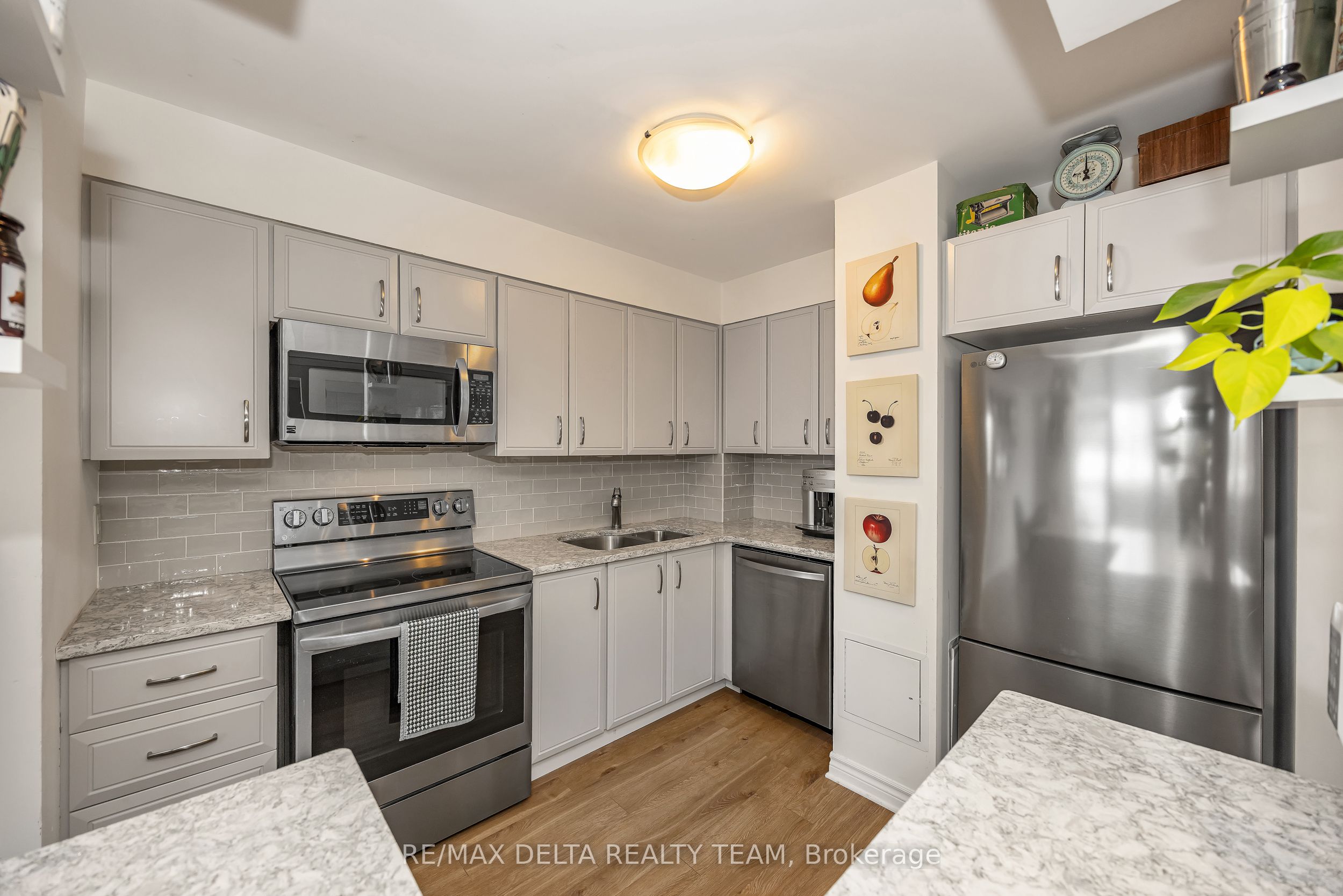 Additional image 6 of 111-2871 Richmond Road, Ottawa, ON, K2B 8M5
