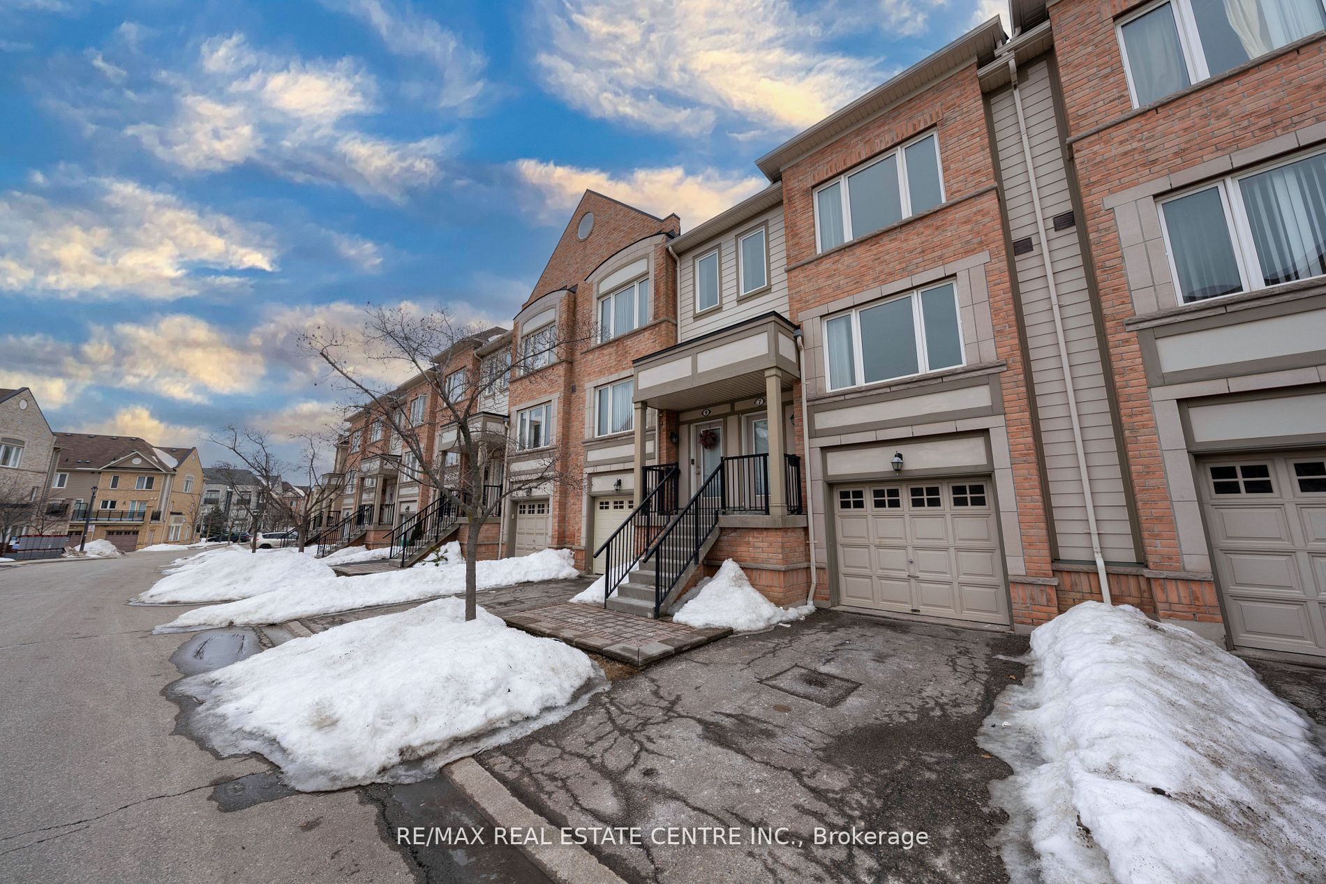 7-3050 Erin Centre Boulevard, Mississauga, ON, L5M 0P5