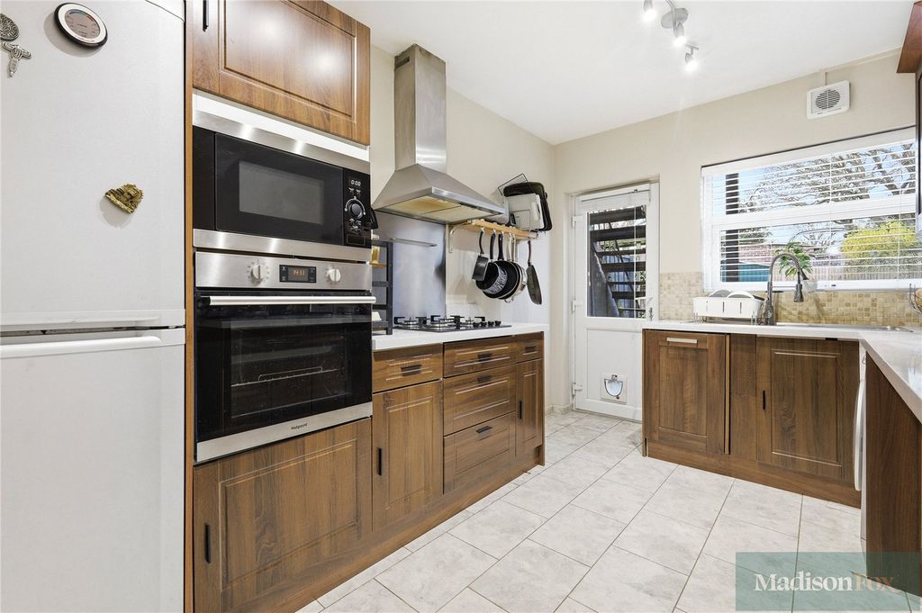 Additional image 7 of 2 bed maisonette for saleBuckhurst Way, Buckhurst Hill IG9