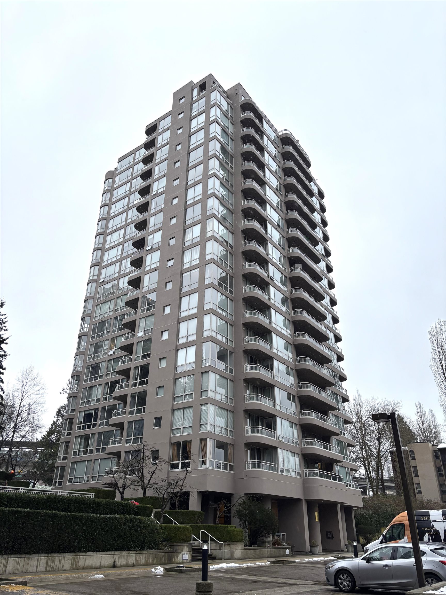 1007-9633 Manchester Drive, Burnaby, BC, V3N 4Y9