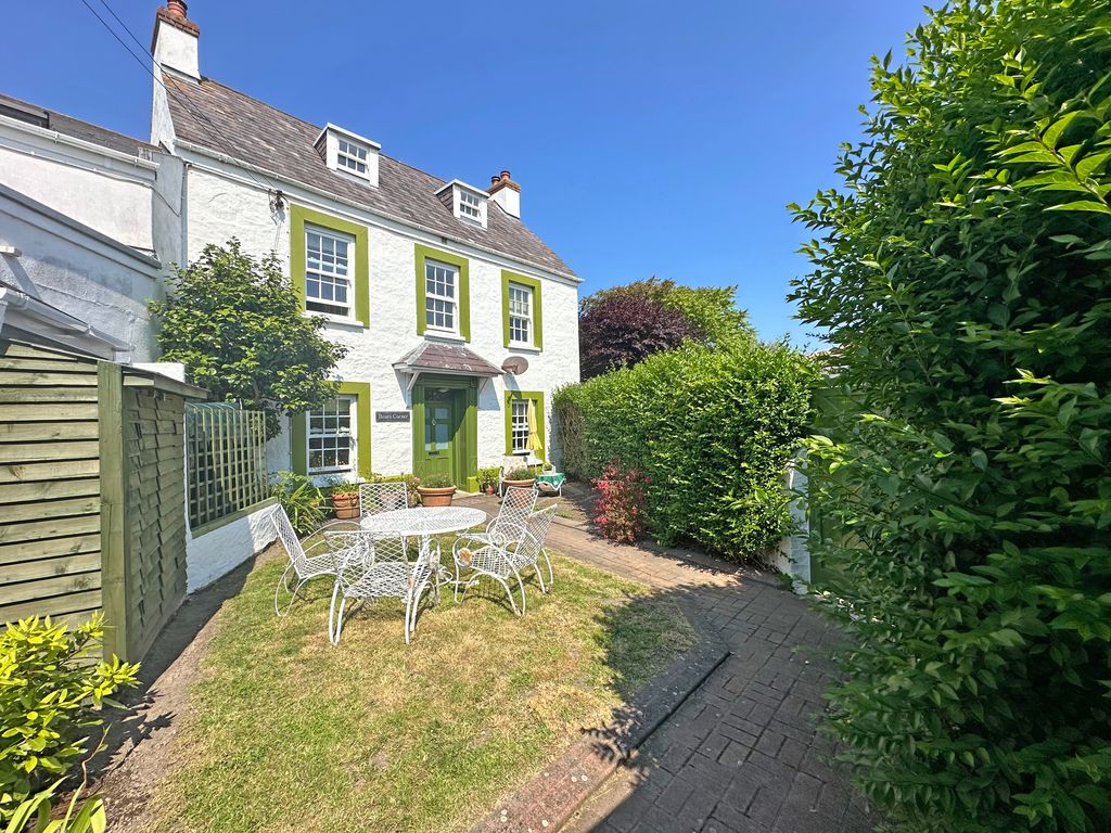 3 bed cottage for saleAlderney GY9