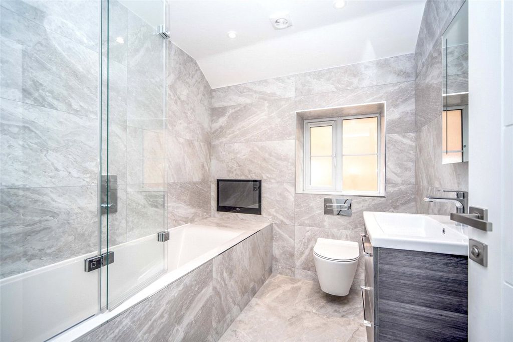 Additional image 3 of 2 bed flat for saleChurch Street, Clifton, Shefford, Bedfordshire SG17