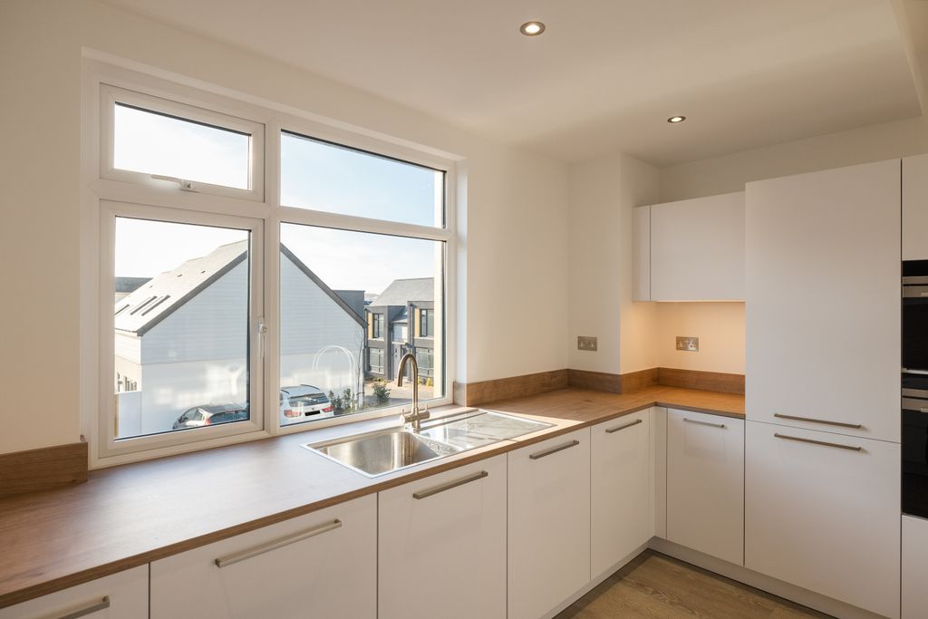 Additional image 19 of 4 bed end terrace house for saleRue De Bas Courtils, St. Sampson, Guernsey GY2