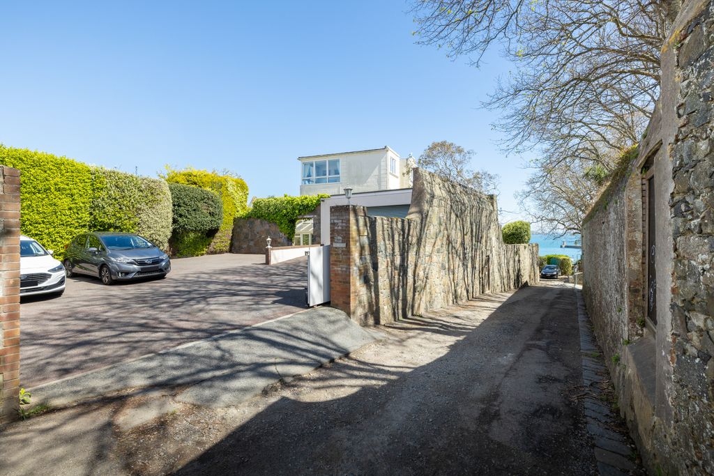 Additional image 3 of 4 bed detached house for saleClifton, St. Peter Port, Guernsey GY1