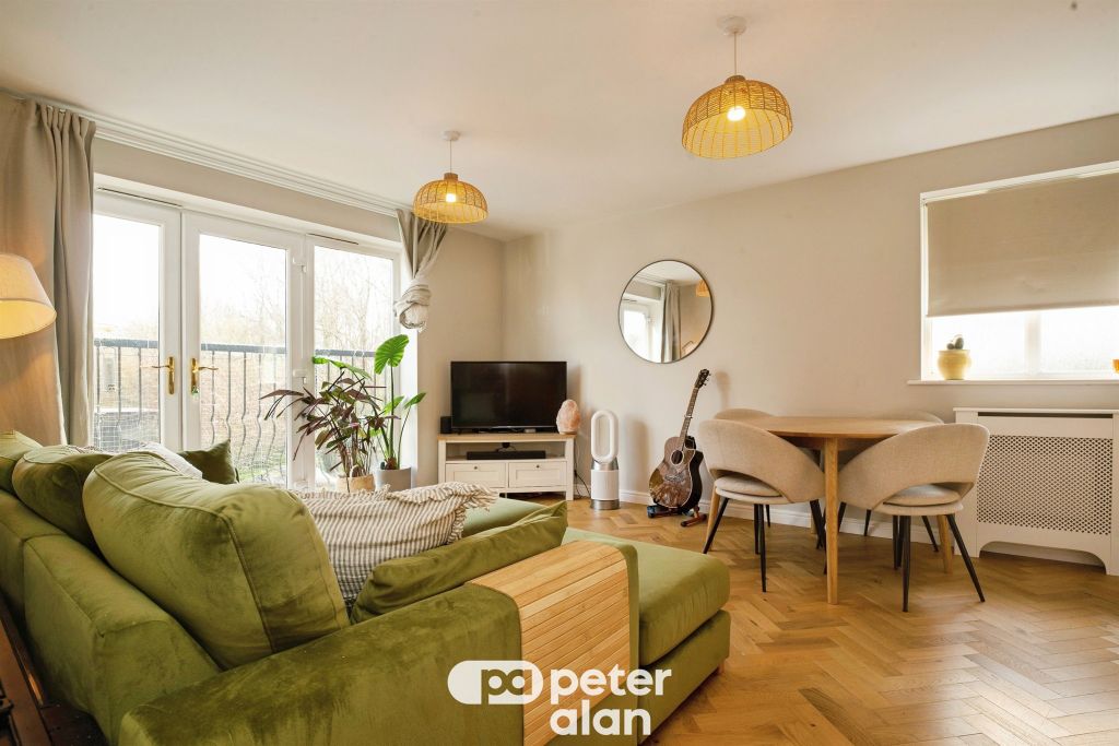 2 bed flat for saleWyncliffe Gardens, Cardiff CF23 photo 5
