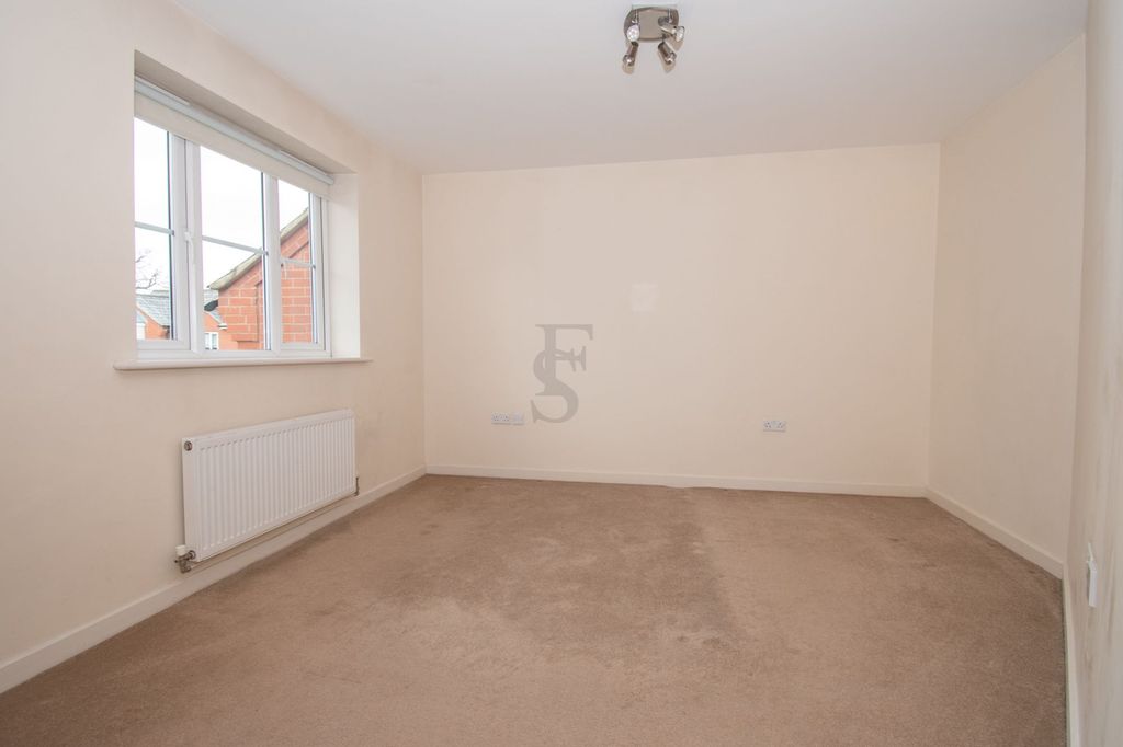2 bed flat for saleHallfields Lane, Rothley LE12 photo 4