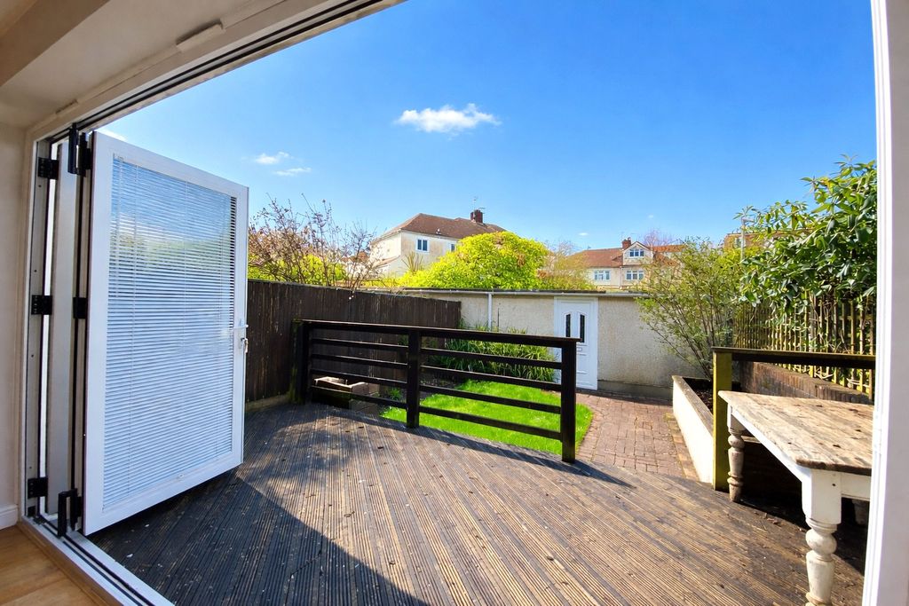 4 bed detached house to rentCairns Road, Bristol, Somerset BS6