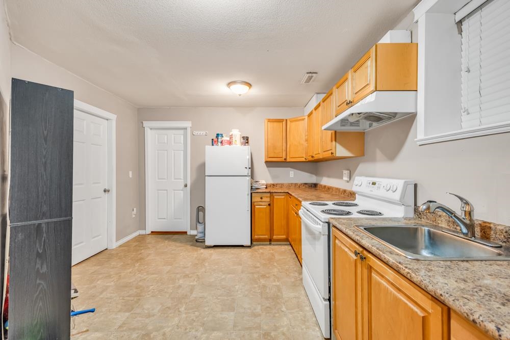 BSMT-18991 70a Avenue, Surrey, BC, V4N 5N9