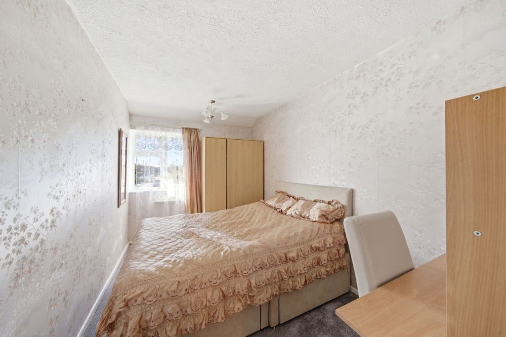 Additional image 13 of 5 bed semi-detached house for saleLong Reach Road, Cambridge CB4