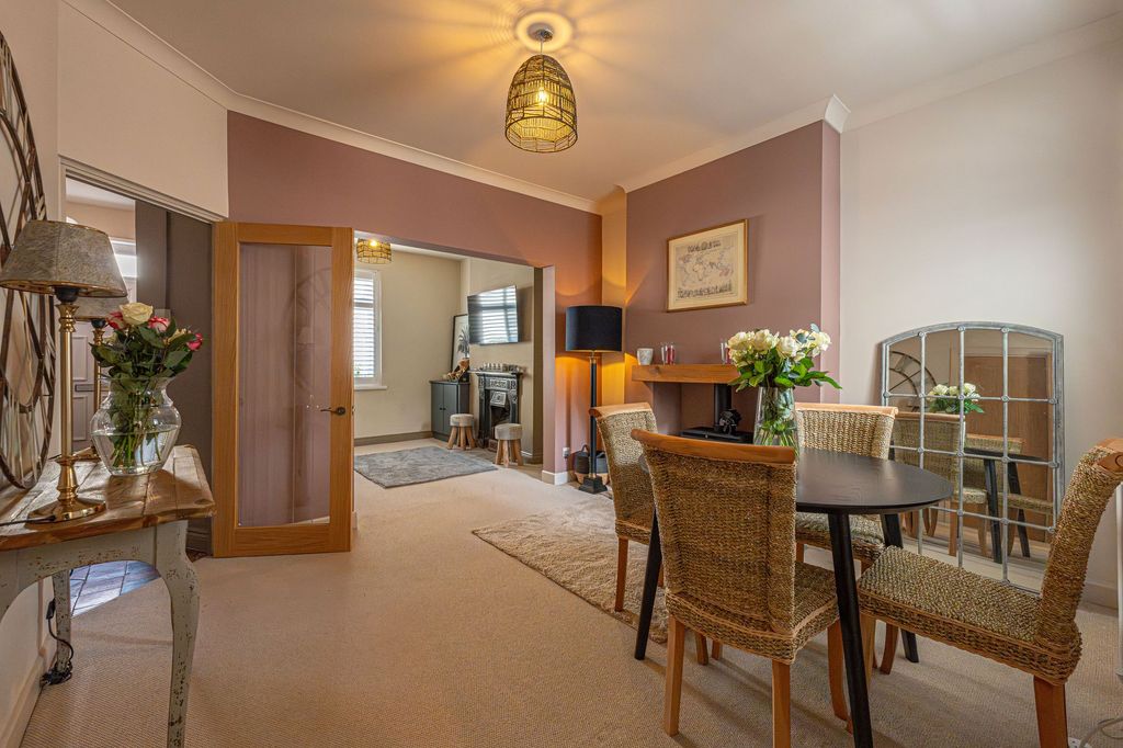 2 bed terraced house for saleArthur Street, Caerleon NP18