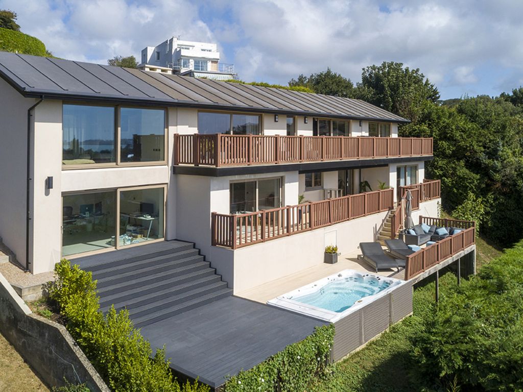 4 bed detached house for saleLes Grupieaux, Jersey JE3