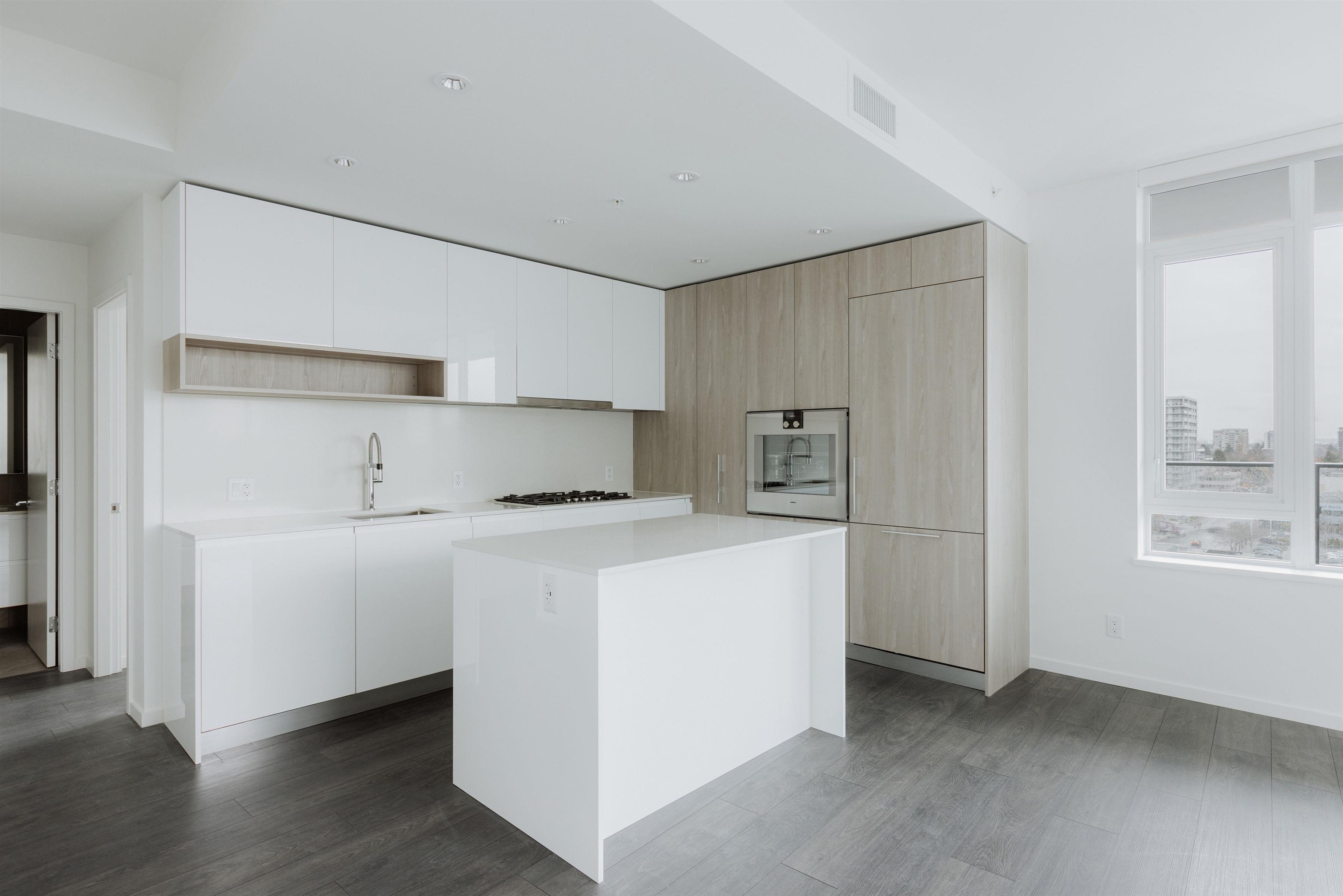 819-6300 Minoru Boulevard, Richmond, BC, V6Y 0N1