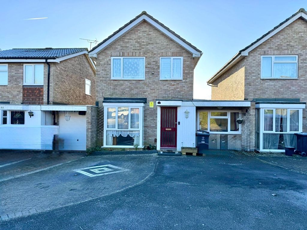 4 bed link detached house to rentBeverley, Swindon SN5