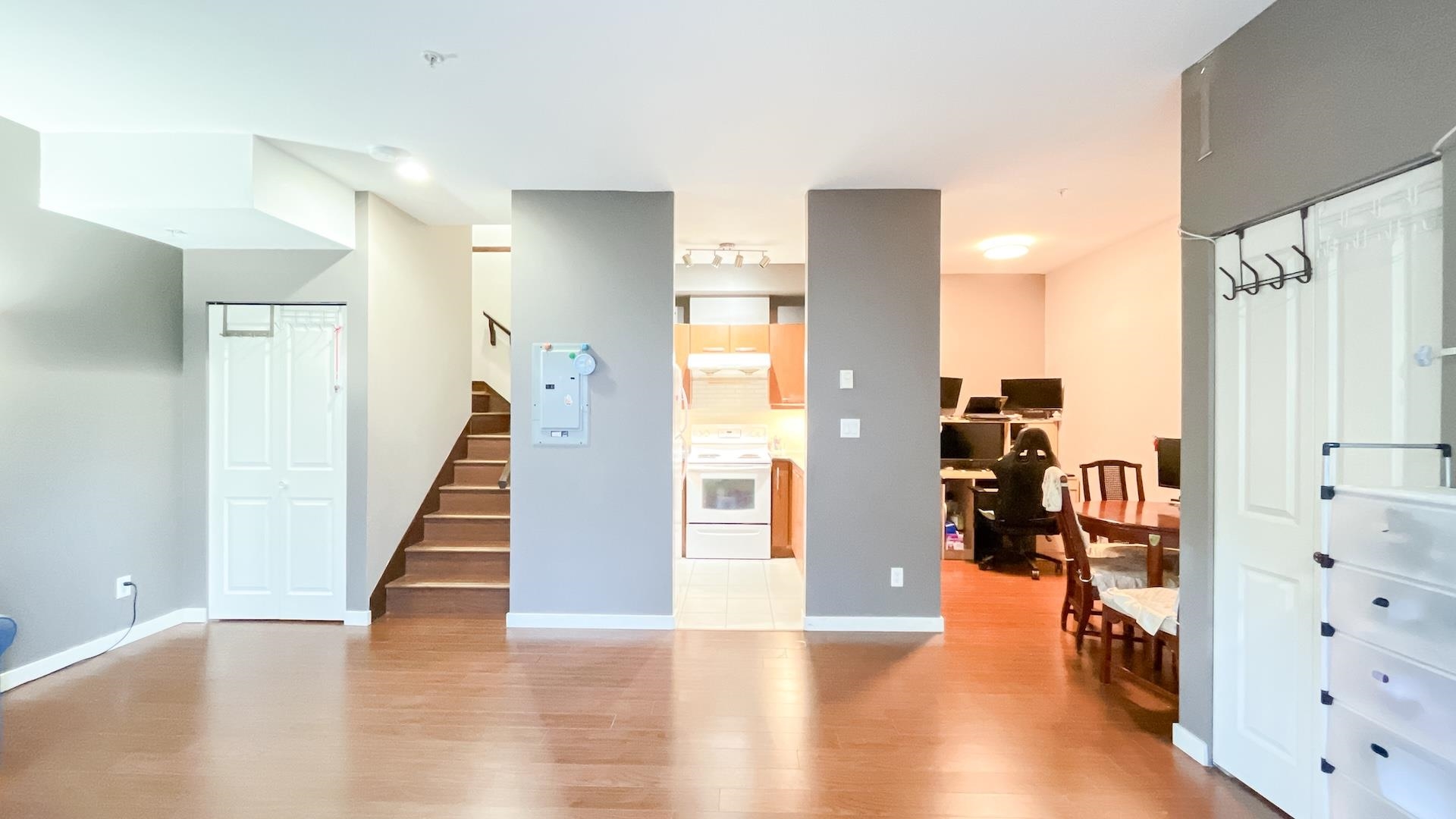 Additional image 3 of 215-4155 Central Boulevard, Burnaby, BC, V5H 4X2