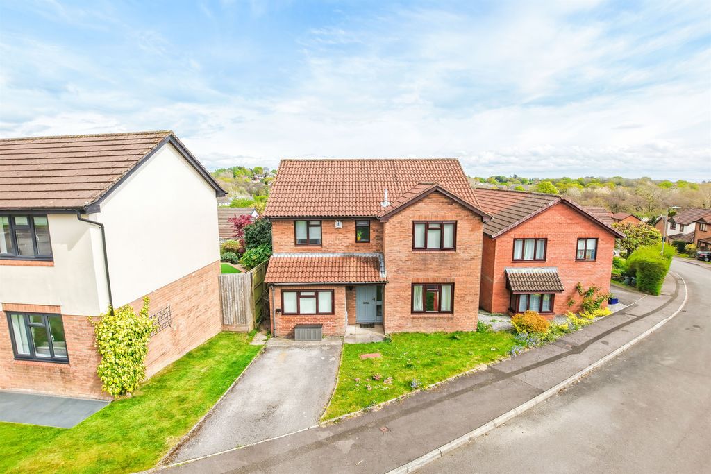 4 bed detached house for saleAmberheart Drive, Thornhill, Cardiff CF14