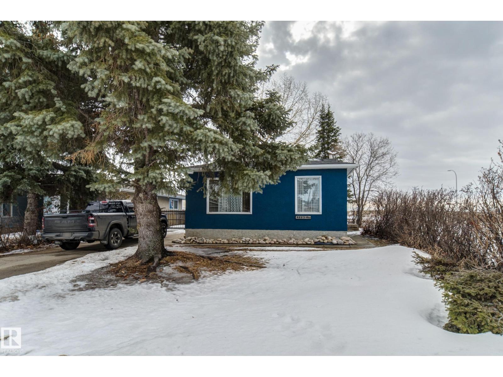 4823 10 Avenue NW, Edmonton, AB, T6L4S2