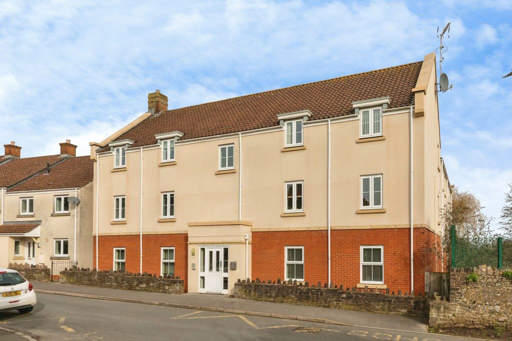 2 bed flat for saleLeaze Close, Bristol BS35