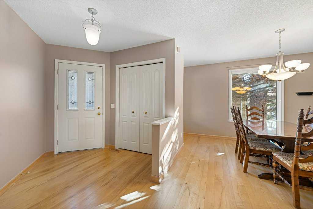 Additional image 5 of 30 Douglasbank Gardens SE, Calgary, AB, T2Z 2C9