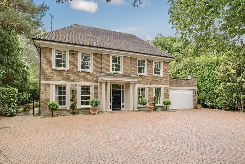 5 bed detached house to rentGranville Close, Weybridge KT13