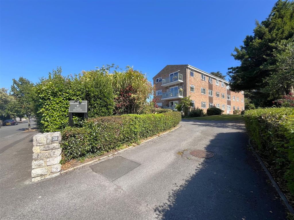 2 bed flat for saleBincleaves Road, Rodwell DT4