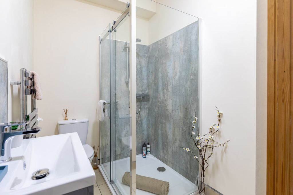Additional image 10 of 2 bed property for sale13 Pierson Road, St Helier JE2