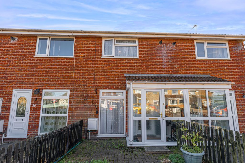 2 bed terraced house for saleWinchester Close, Newport NP20