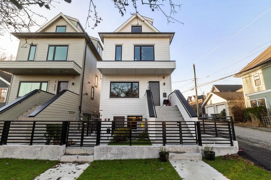 1-1933 Templeton Drive, Vancouver, BC, V5N 4V9