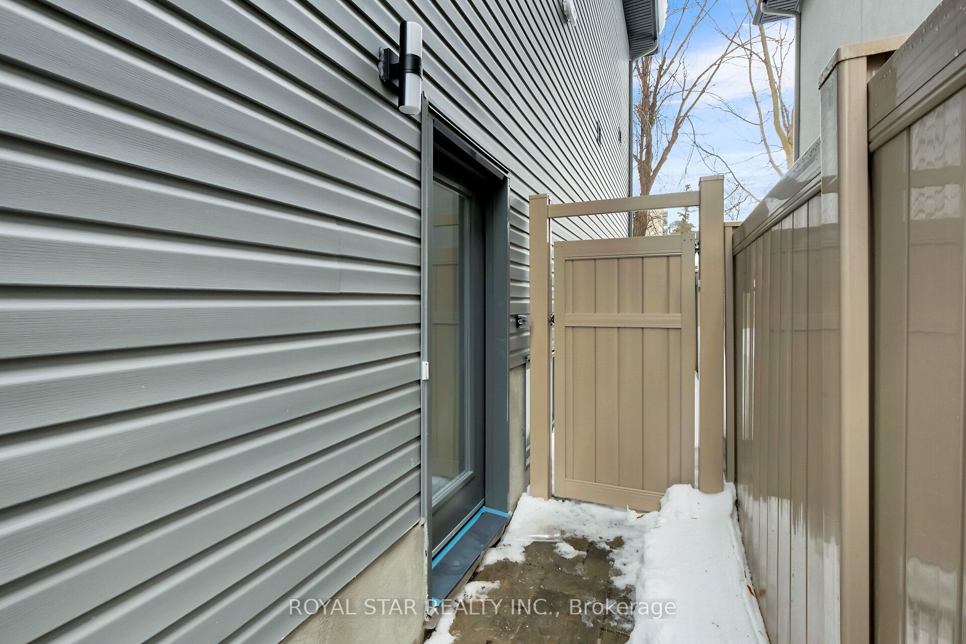 Additional image 3 of Bsmt-547 Mutual Street, Ottawa, ON, K1K 1C5