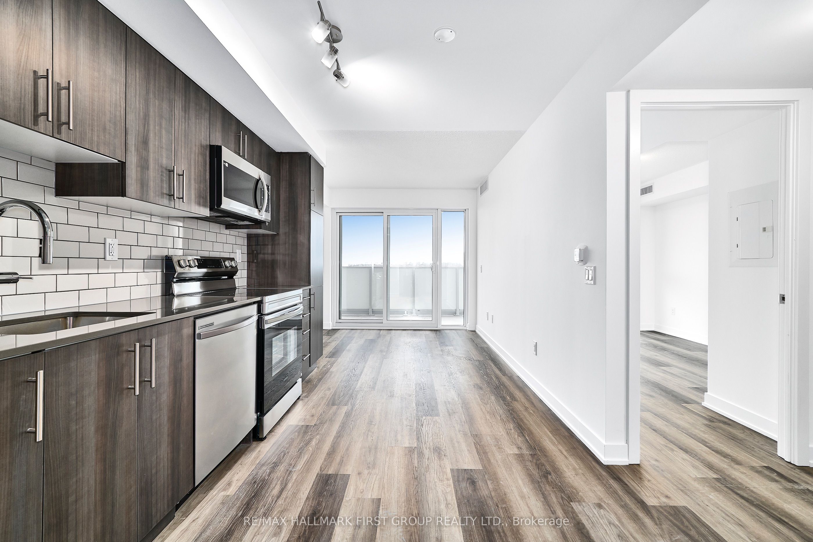 604-1010 Sandy Beach Road, Pickering, ON, L1W 0C7 photo 4
