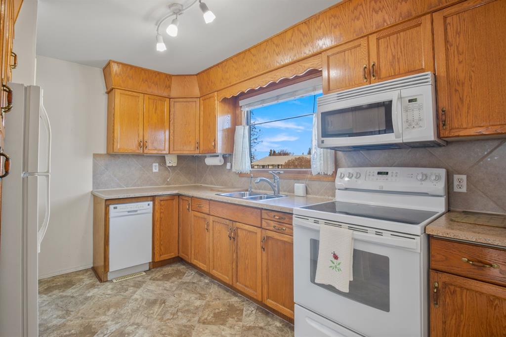 Additional image 6 of 4807 45 Street, Innisfail, AB, T4G 1M8
