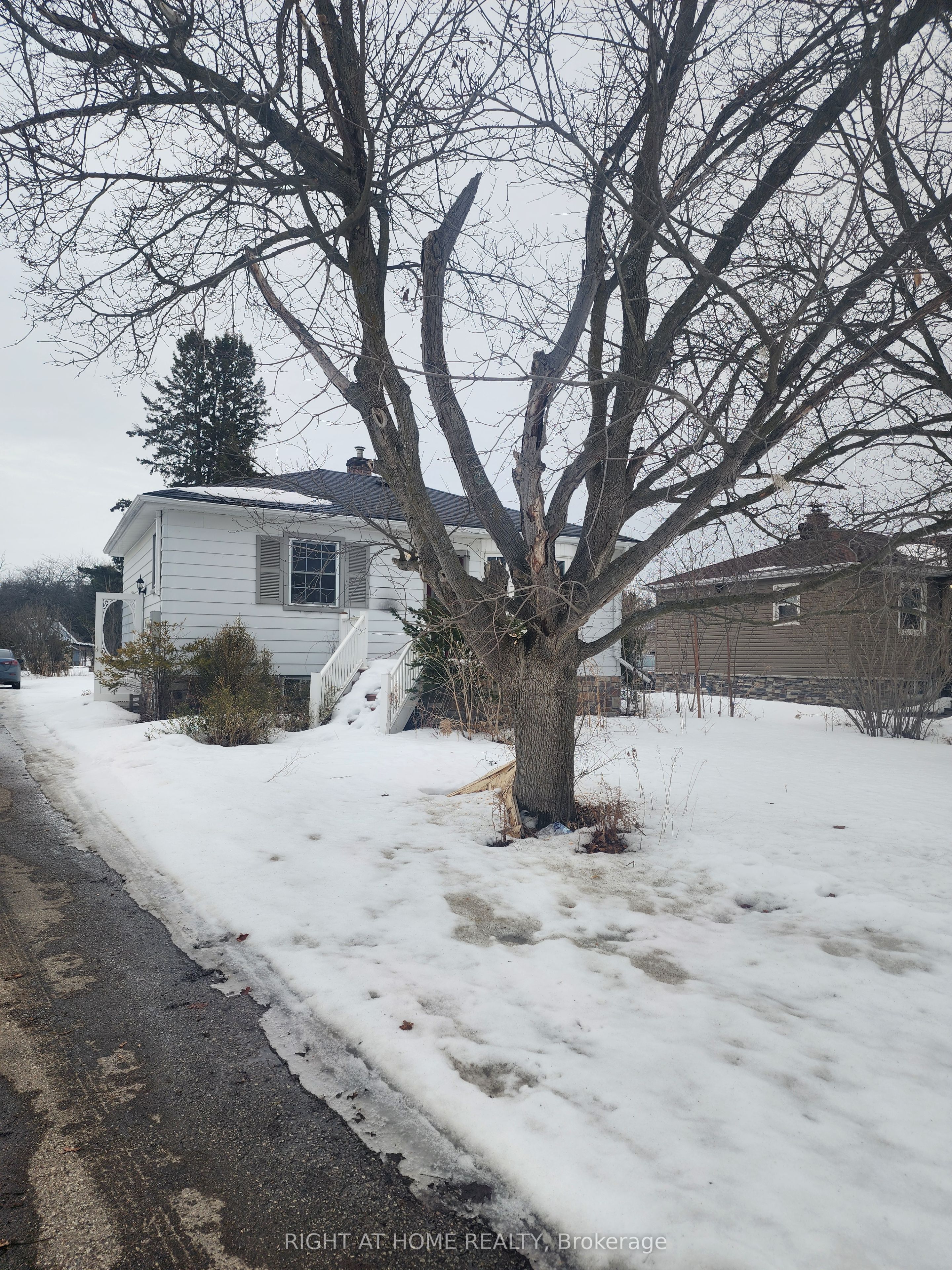 20145 Bathurst Street, East Gwillimbury, ON, L9N 1N3