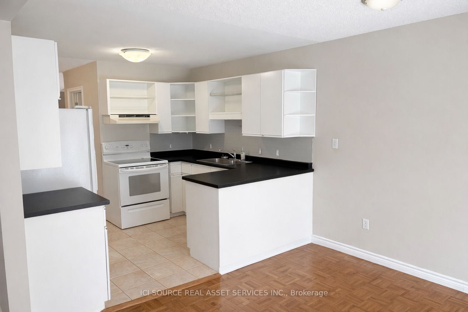 1593 Murphy Road, Sarnia, ON, N7S 2Z4 photo 4