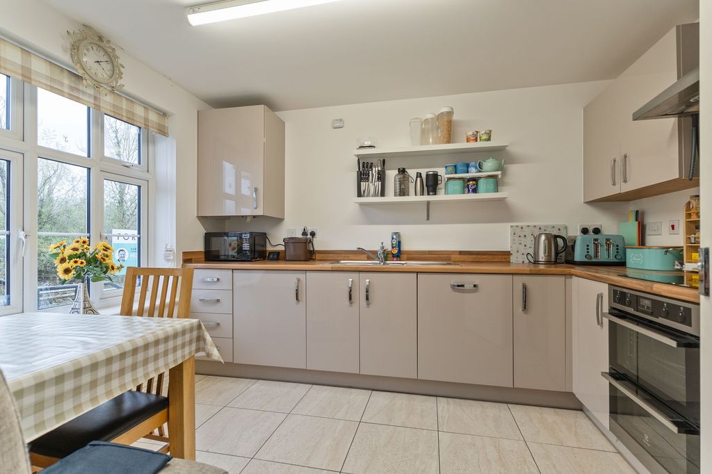 Additional image 2 of 3 bed semi-detached house for saleRedshank Walk, Newport NP19