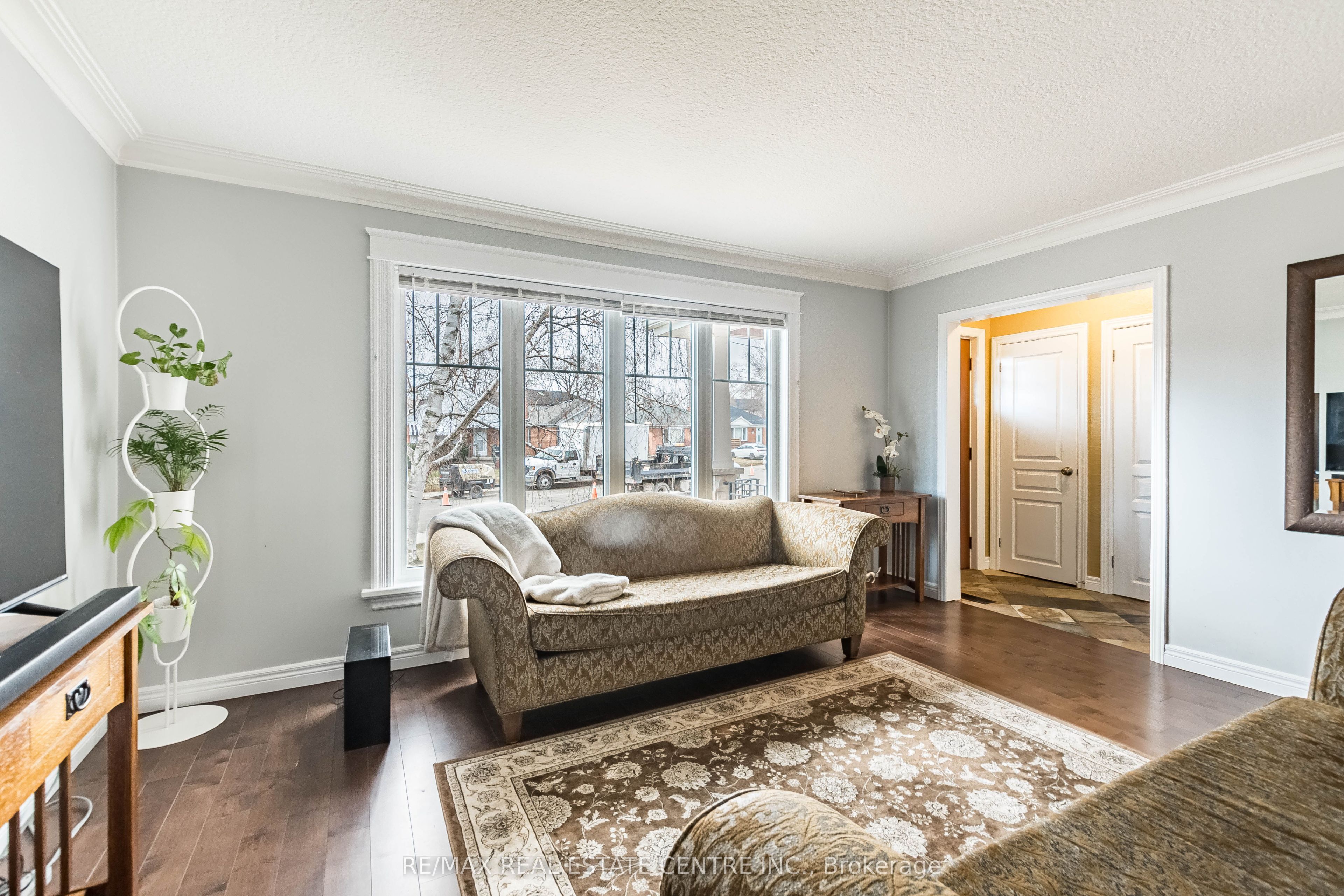 Additional image 4 of 37 Maple Avenue N, Mississauga, ON, L5H 2S1