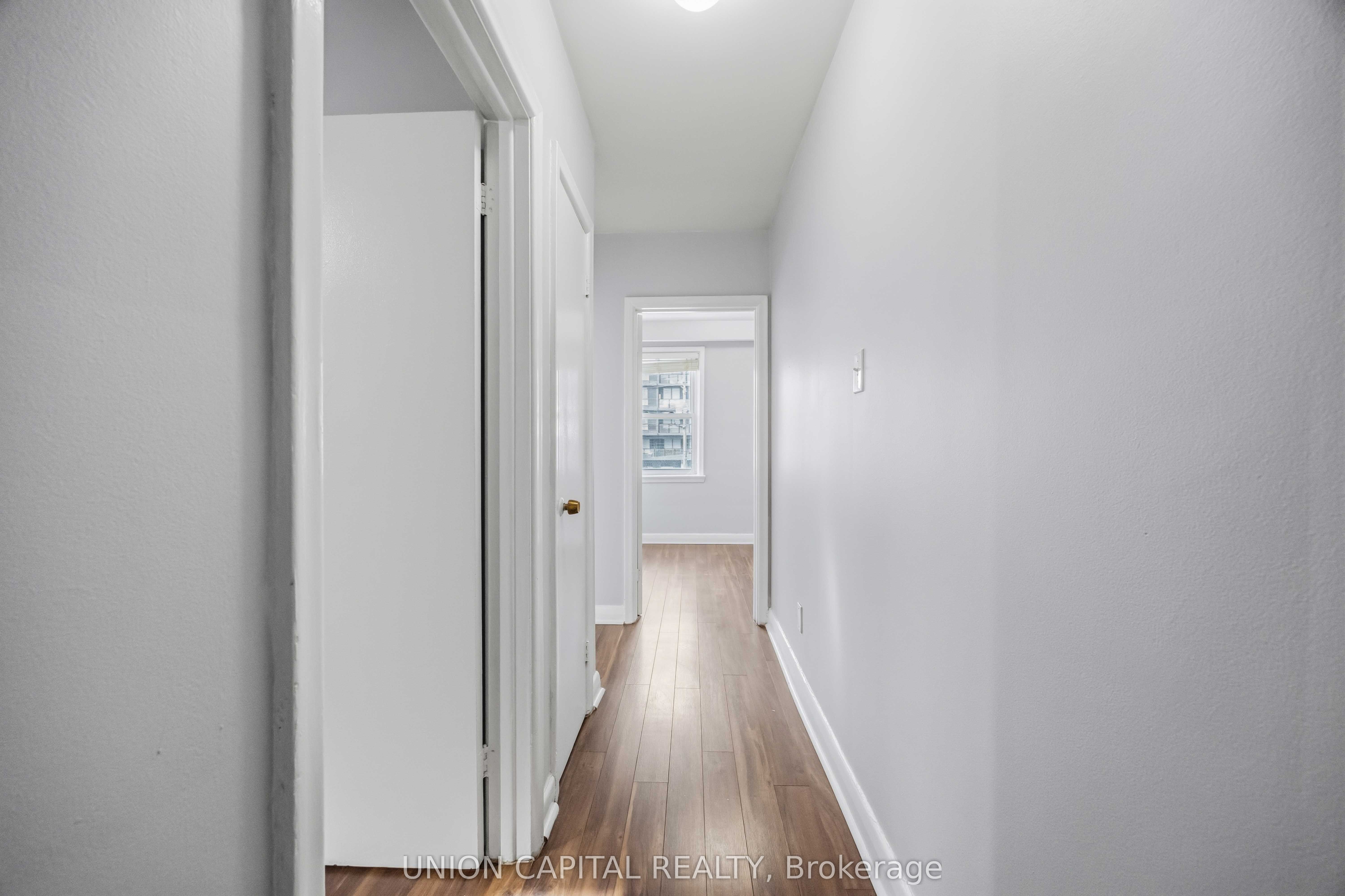 Upper-515 Marlee Avenue, Toronto, ON, M6B 3J3 photo 3