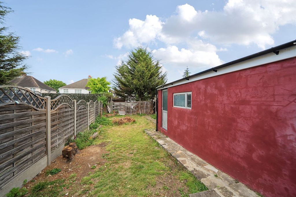 Additional image 2 of 3 bed semi-detached house for saleManor Way, London NW9