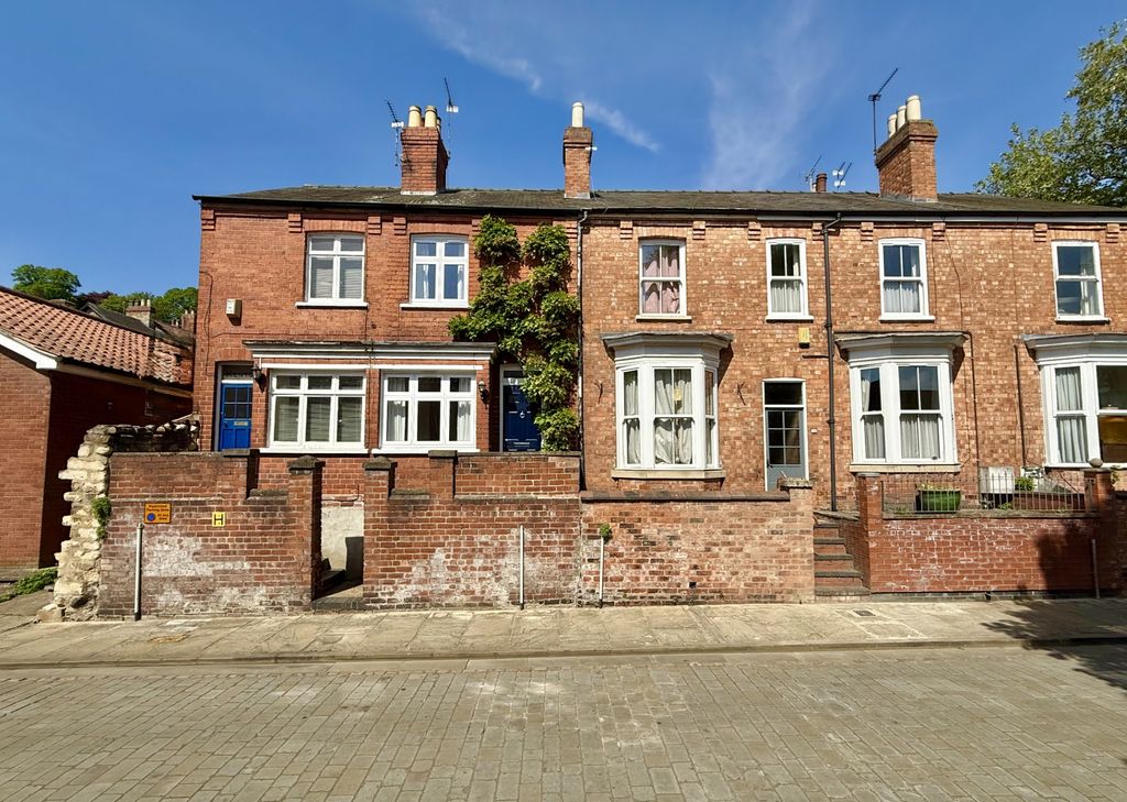 2 bed terraced house to rentDanes Terrace, Lincoln LN2