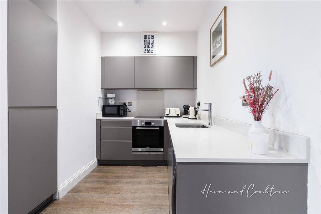 Additional image 3 of 1 bed flat for saleRomilly Crescent, Pontcanna CF11