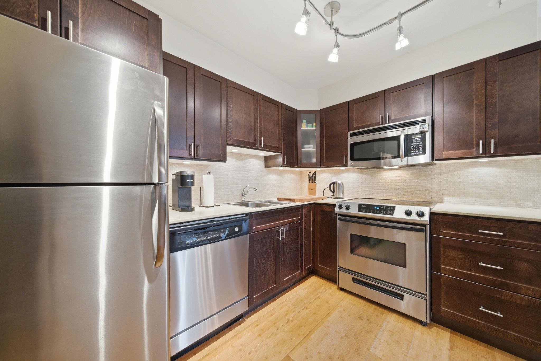 Additional image 4 of 503-3755 Bartlett Court, Burnaby, BC, V3J 7G7