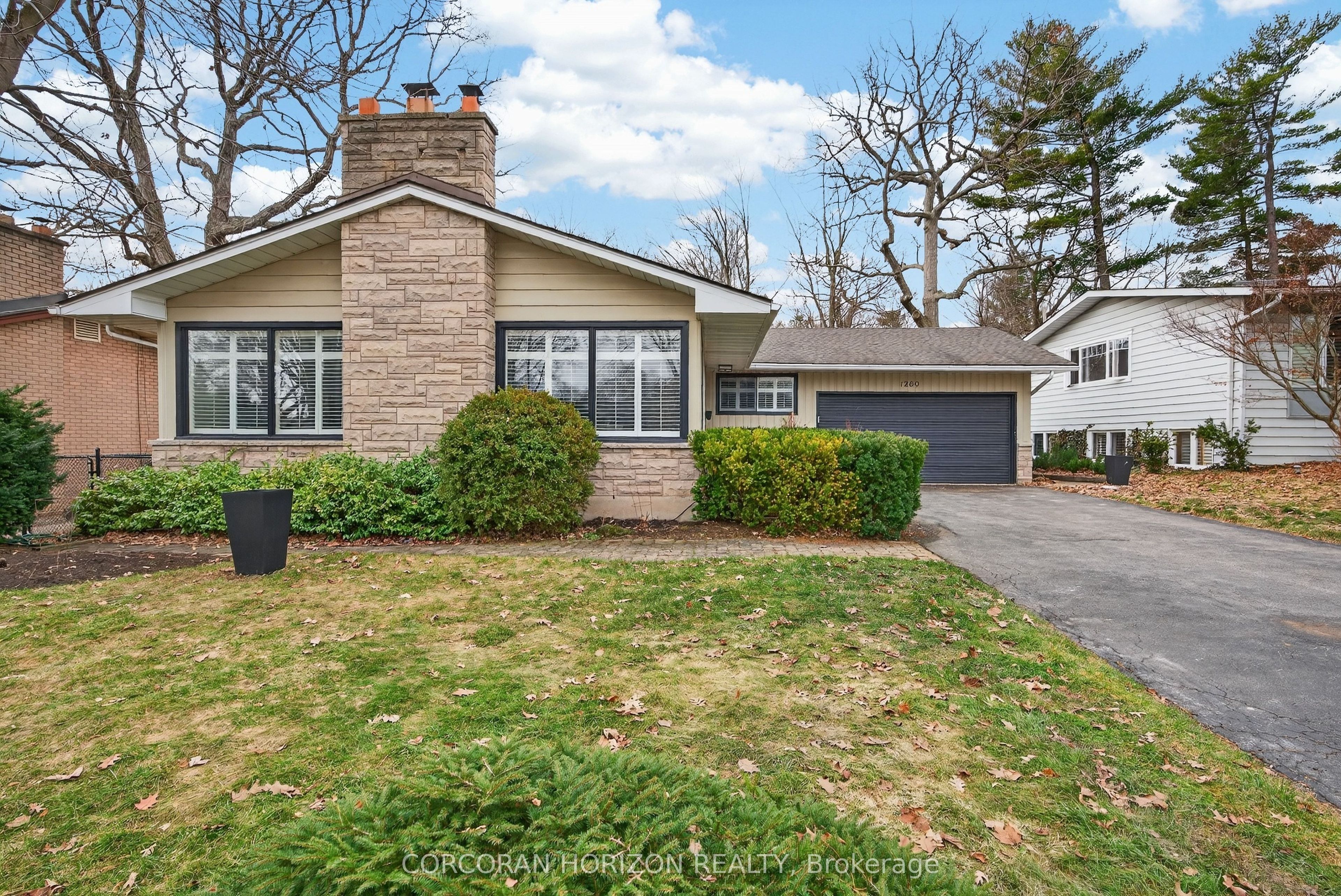 1260 Elgin Crescent, Oakville, ON, L6H 2J7