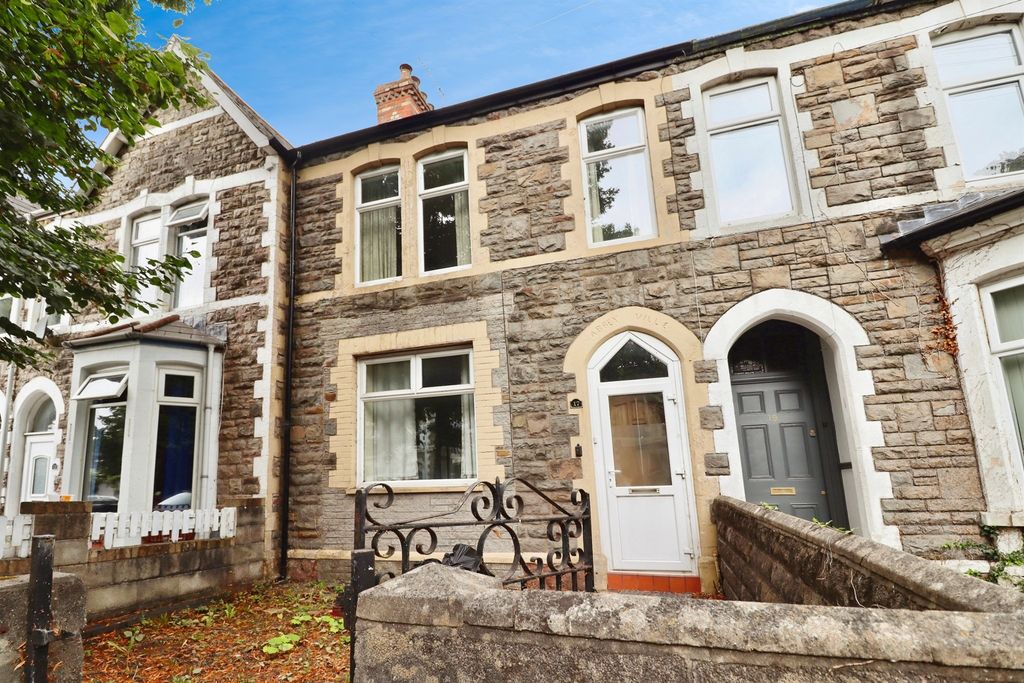 2 bed terraced house for saleStacey Road, Cardiff CF24
