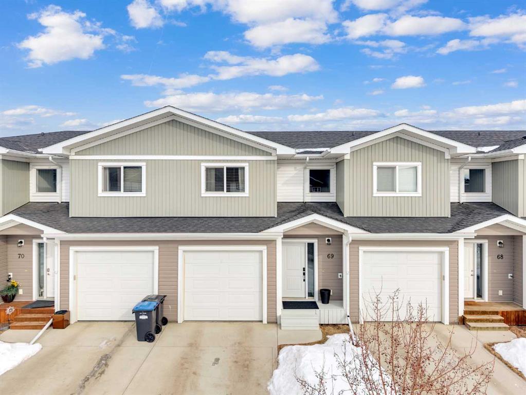 69 Hawthorn Place, Sylvan Lake, AB, T4S 0R8