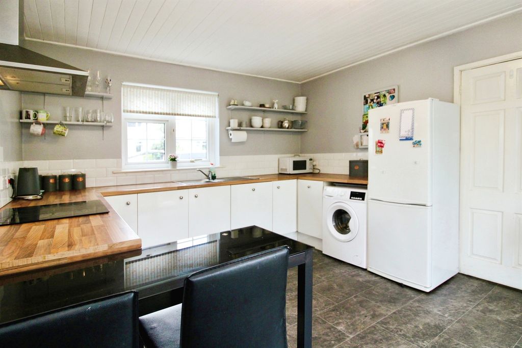 Additional image 7 of 3 bed semi-detached house for salePwllmawr Avenue, Rumney, Cardiff CF3