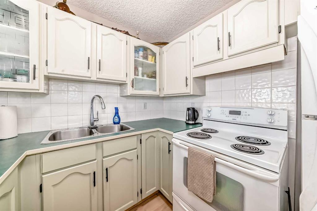 Additional image 6 of 144 Country Hills Villas NW, Calgary, AB, T3K 4S8