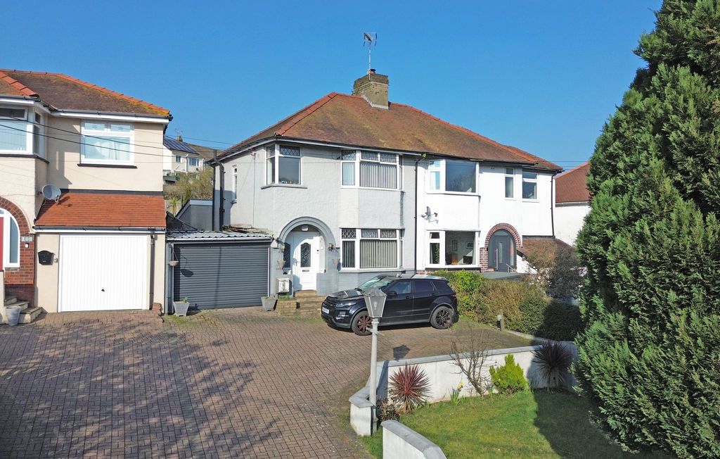3 bed semi-detached house for saleExtended House, Caerphilly Road, Bassaleg NP10